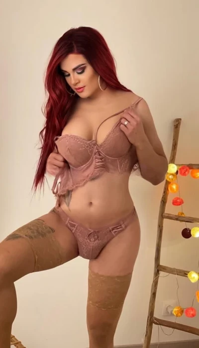 MIKAELLA VINOT