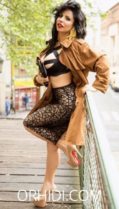 Claudia Chic