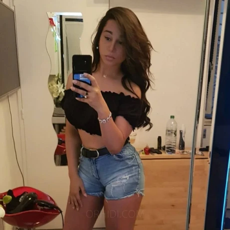 Sexy GIRL Ledah PROVOCATRICE